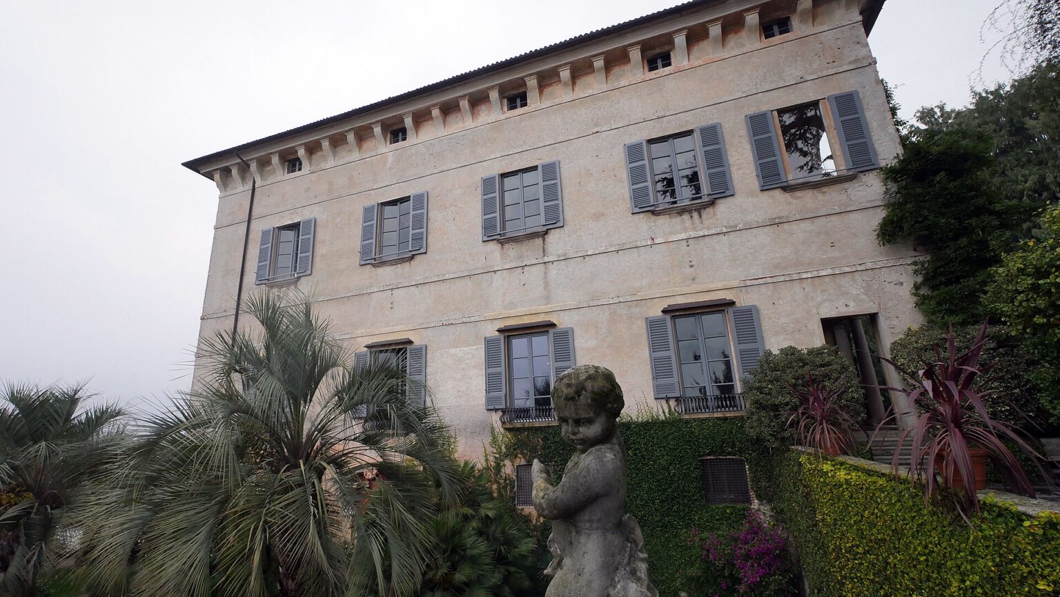 Il Palazzo di Isola Madre visto dall'acqua, Isole Borromee