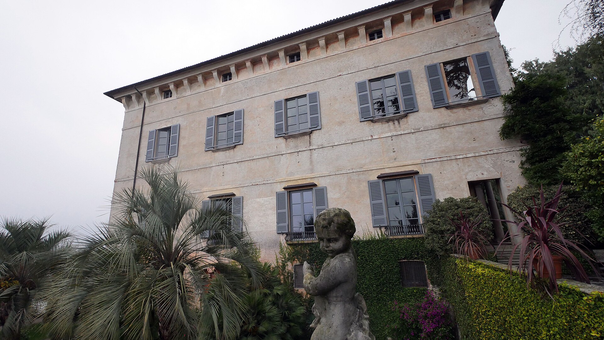 Il Palazzo di Isola Madre visto dall'acqua, Isole Borromee