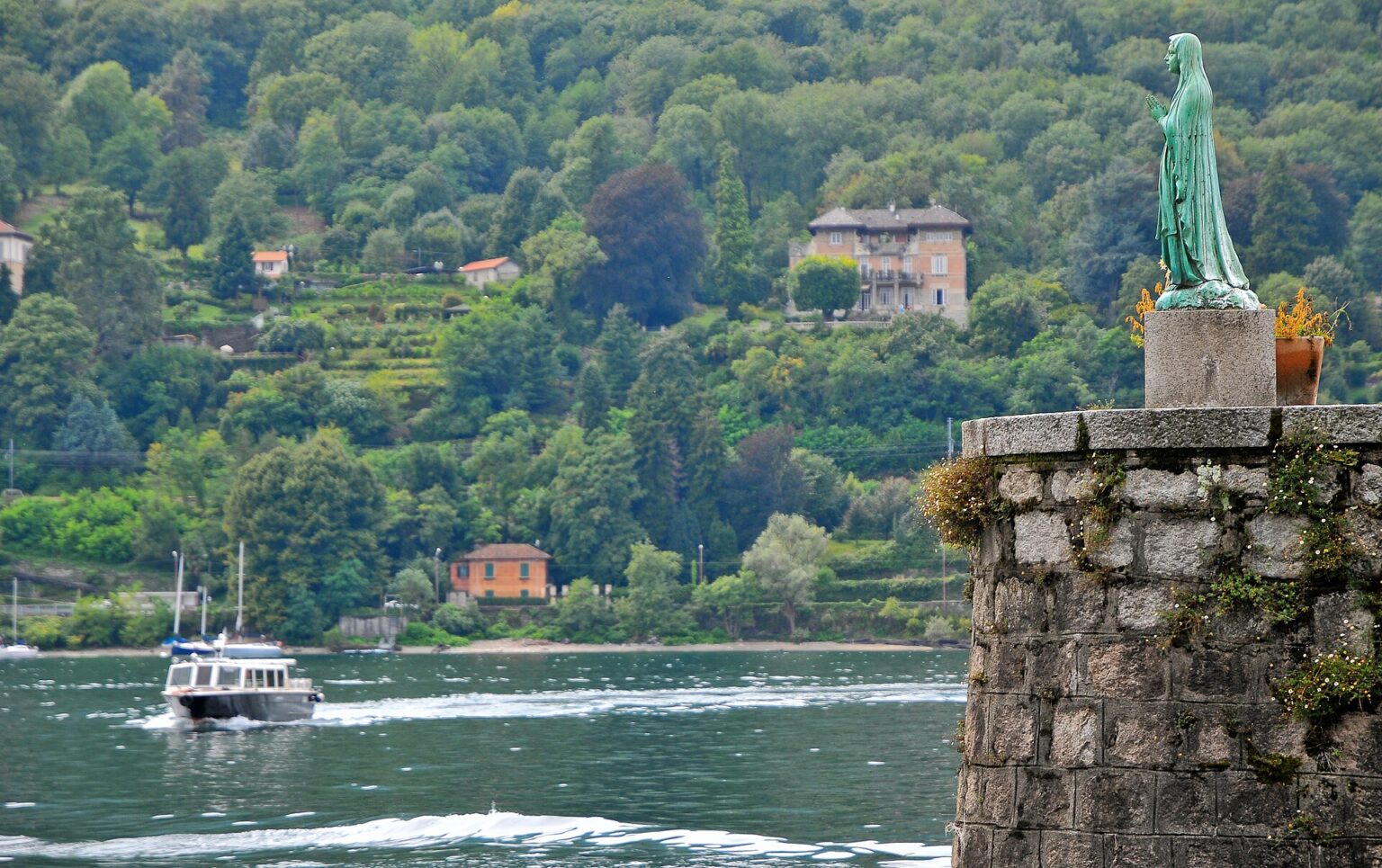 Isola dei Pescatori vista dal Lago Maggiore, Isole Borromee