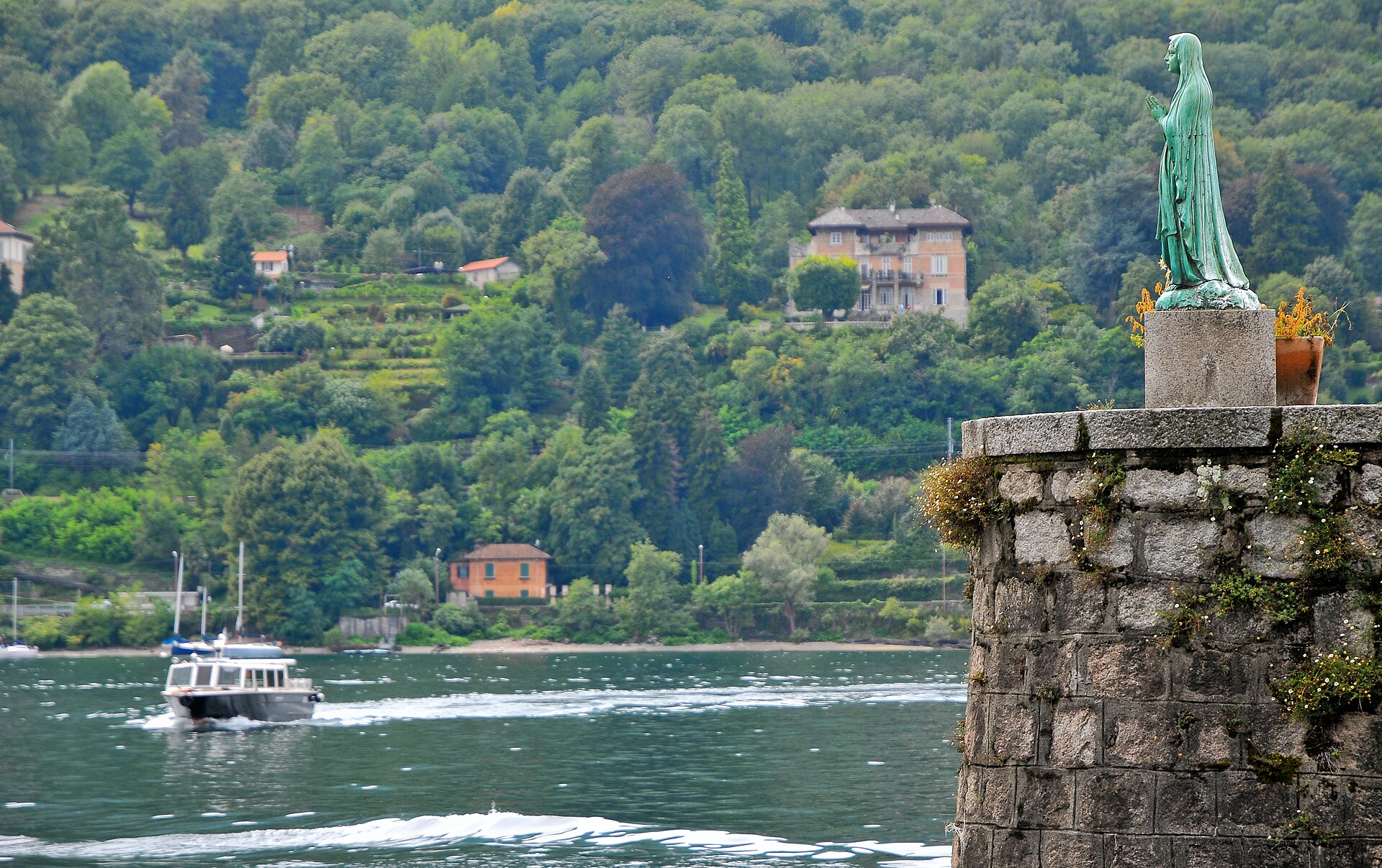Isola dei Pescatori vista dal Lago Maggiore, Isole Borromee